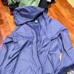 nike running jacket